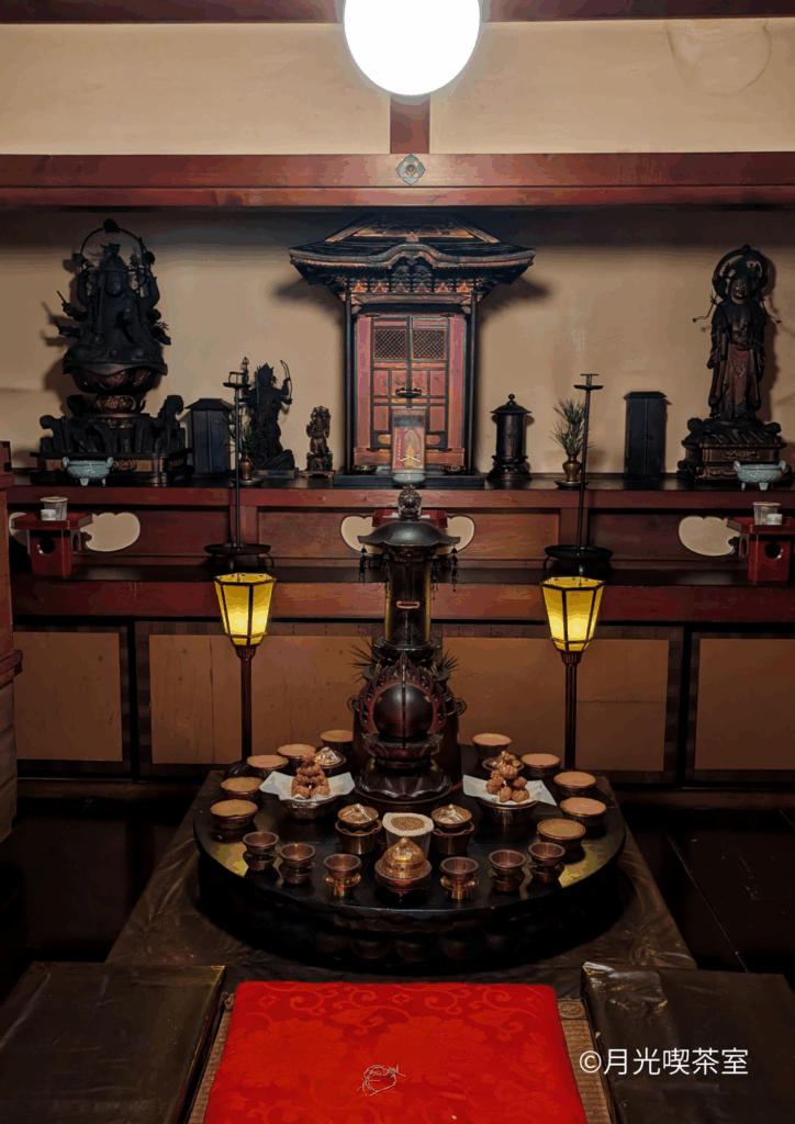 福勝寺の聖天さまへのお供えの様子。